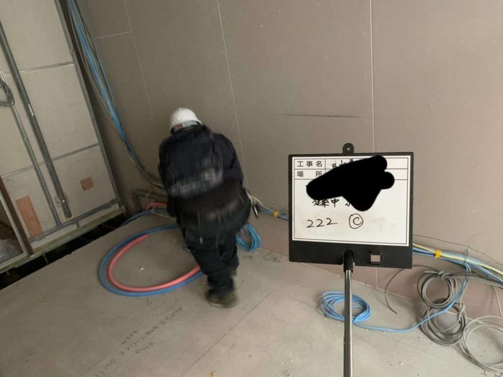 京都府京都市　某ホテル建築途中に雨にてカビ被害　調査
