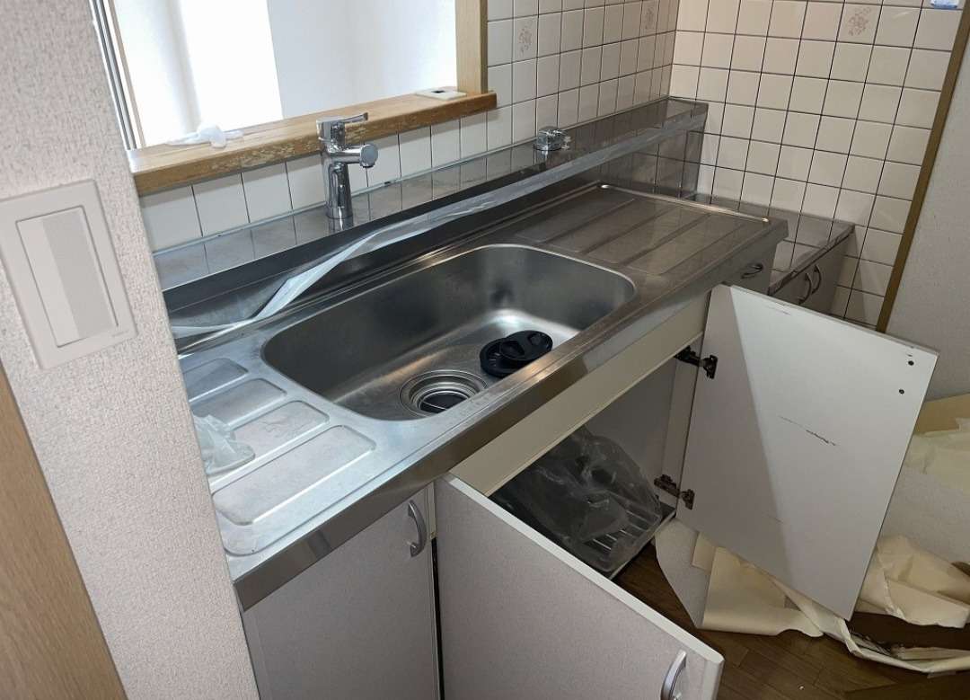 キッチンのカビ臭・カビ問題はカビバスターズが解決します