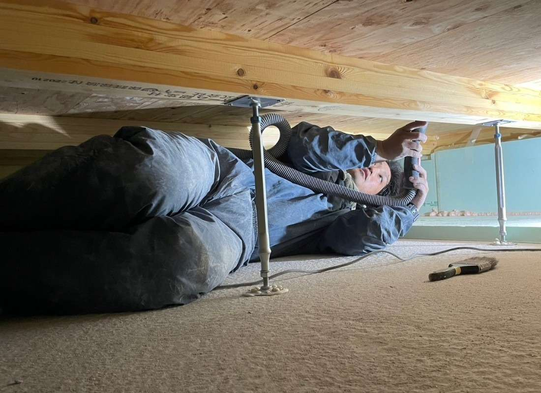 床下のカビ取り