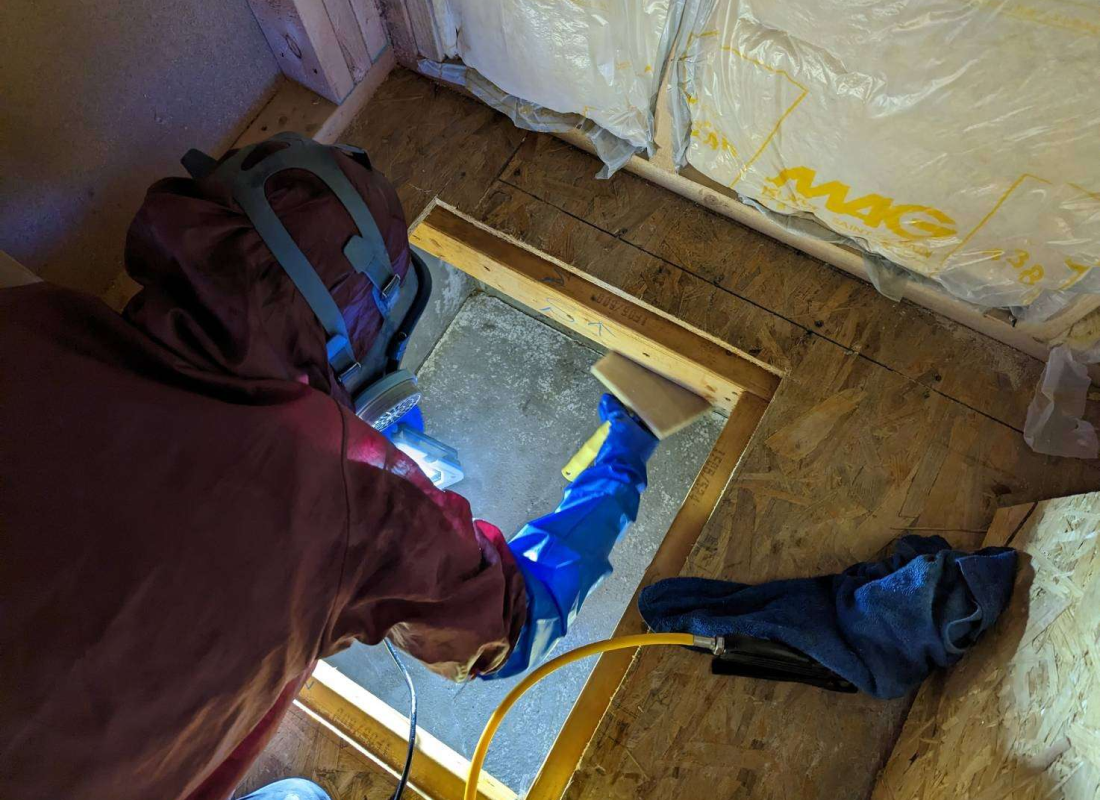 床下のカビ取り