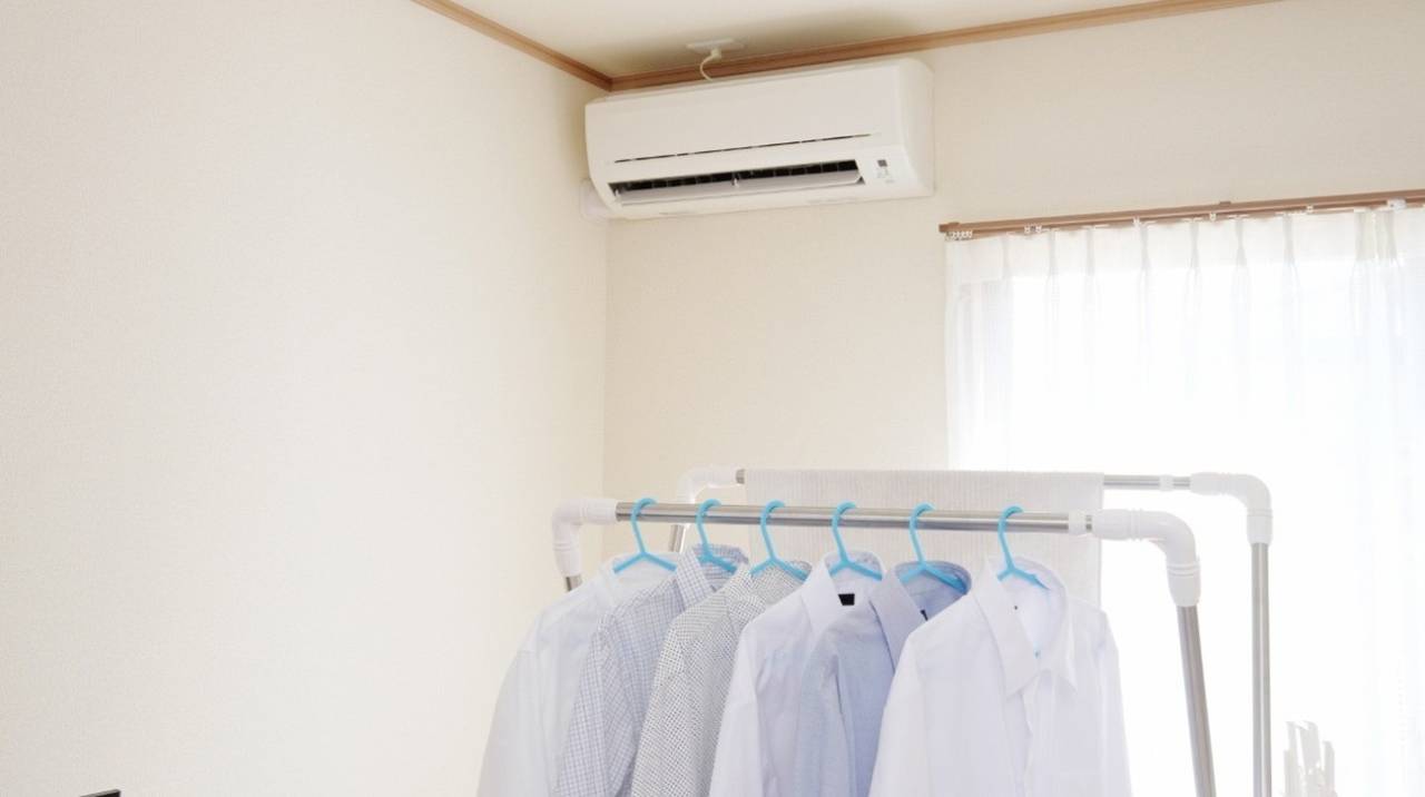 部屋がカビ臭い原因は“見えない湿気”かも|生活臭調査で2位のカビ・雑菌臭を、真菌検査×含水率×壁内ファイバースコープ調査×負圧測定で特定し、全国加盟店で根本改善するMIST工法®カビバスターズ本部