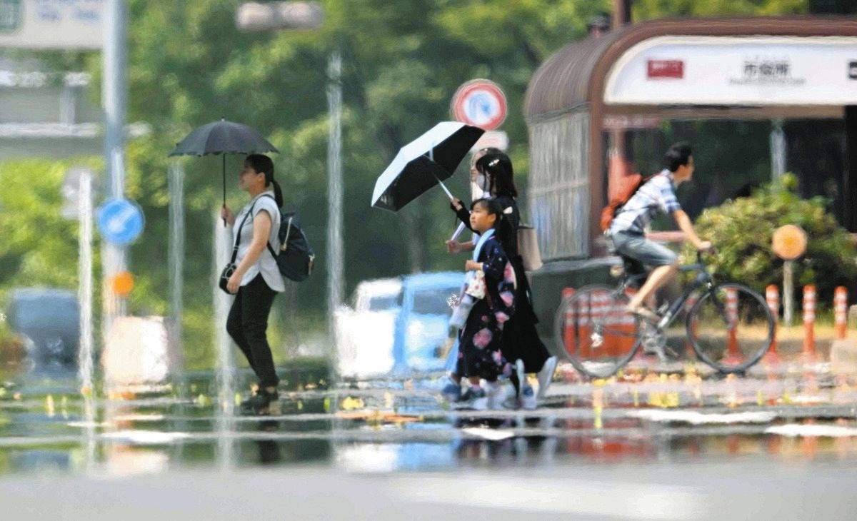 2025年の異例猛暑が住宅に与えた影響とは?夏型結露とカビ発生の関係を徹底解説|MIST工法®カビバスターズ