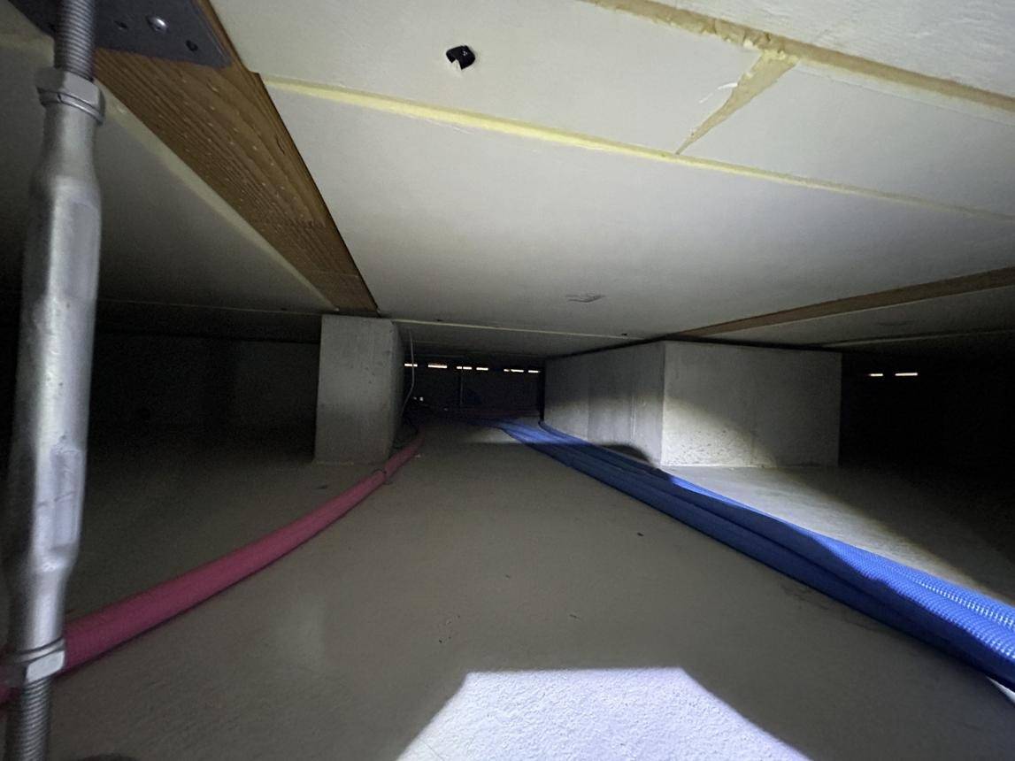 【基礎断熱の落とし穴】コンクリート初期放湿で床下がカビだらけに！施工ミスによる湿気トラブルと正しい対策とは