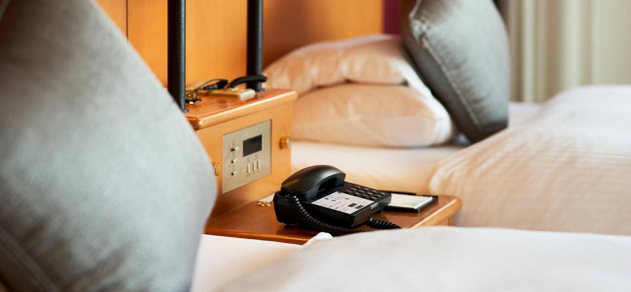 施設でカビが急増する本当の理由とは?現代建築と気候変動が引き起こす5つの落とし穴と対策ガイド