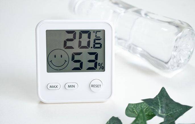【湿度70%が1週間続くと危険信号】梅雨ピーク時のカビ増殖スピードとは?建物内部で進行する見えないカビ被害を徹底解説