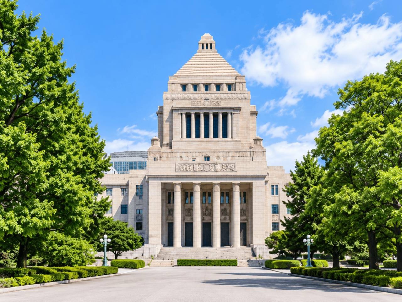 国会議事堂をイメージした建物の外観