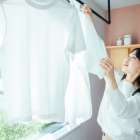 お気に入りの服にカビが…！正しい取り方と二度と発生させないための収納術